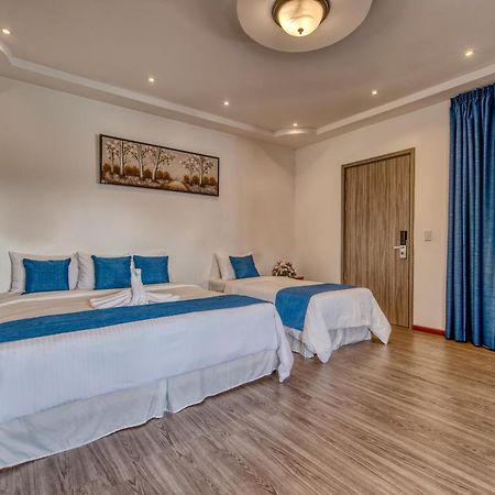 Swans Cay Hotel โบกัสทาวน์ ภายนอก รูปภาพ