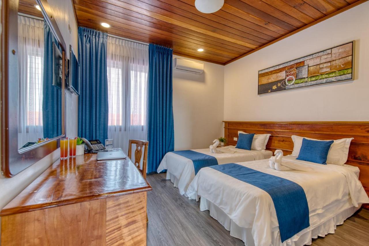 Swans Cay Hotel โบกัสทาวน์ ภายนอก รูปภาพ