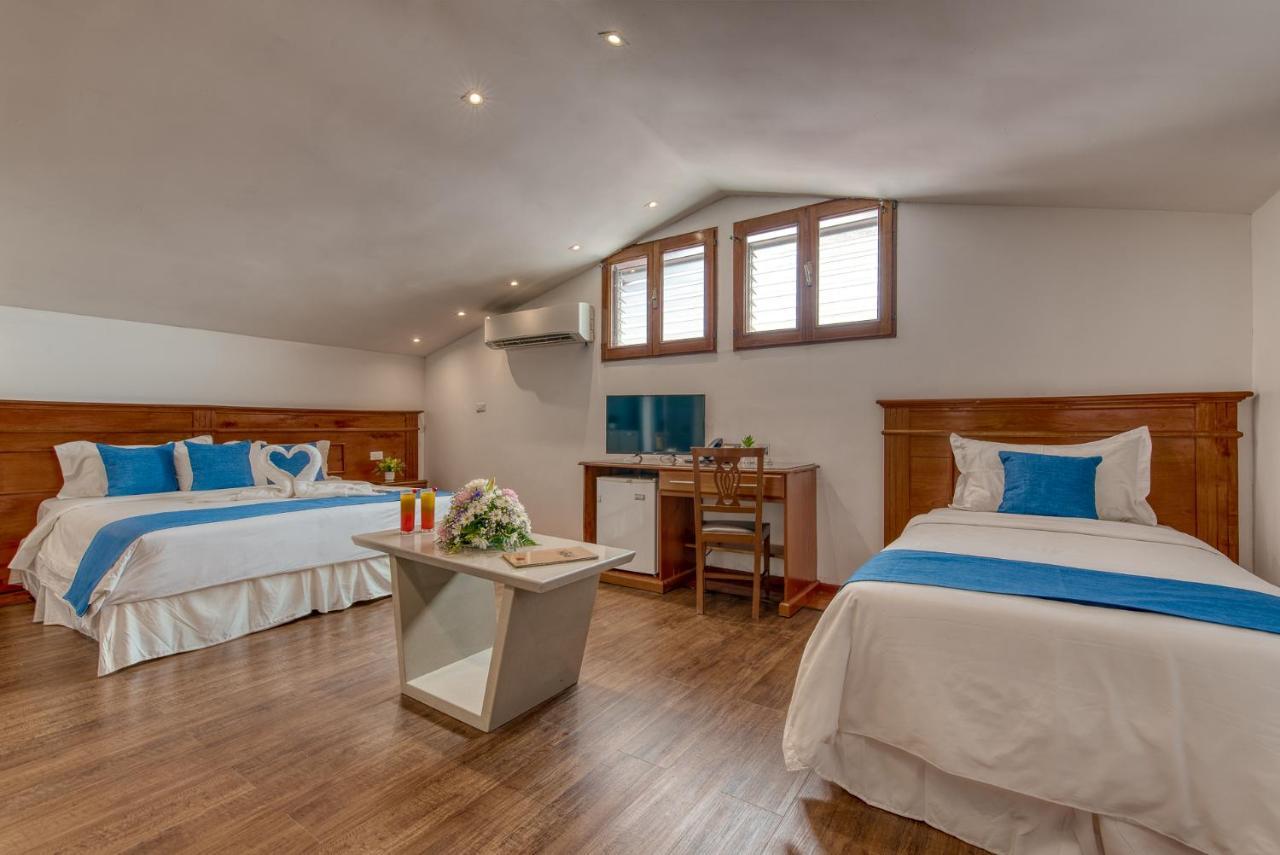Swans Cay Hotel โบกัสทาวน์ ภายนอก รูปภาพ