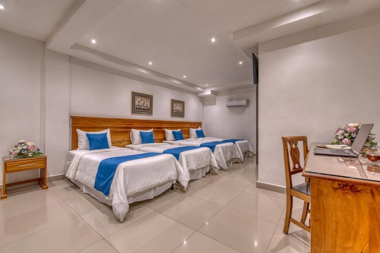 Swans Cay Hotel โบกัสทาวน์ ภายนอก รูปภาพ