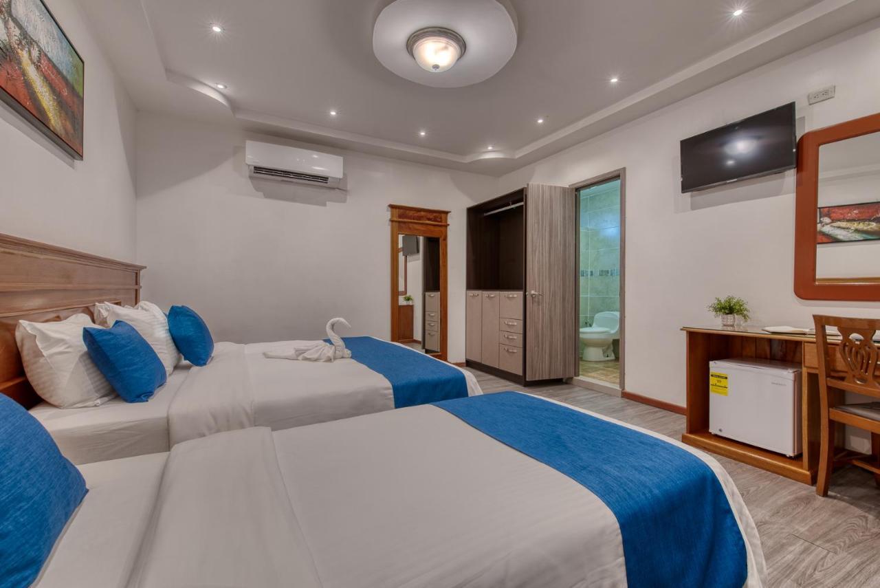 Swans Cay Hotel โบกัสทาวน์ ภายนอก รูปภาพ