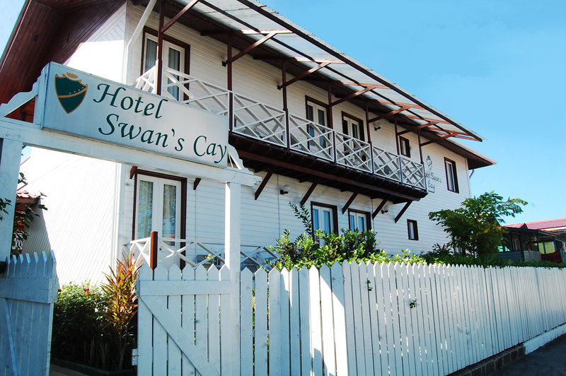 Swans Cay Hotel โบกัสทาวน์ ภายนอก รูปภาพ